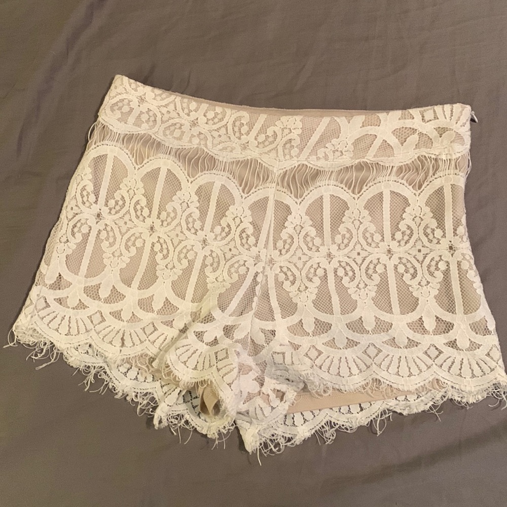 Sweet Journey Size M lace shorts